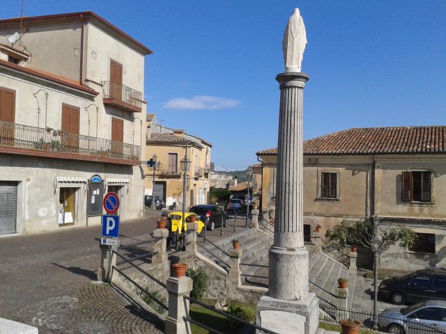 Squillace, la parte sovrastante di piazza Duomo