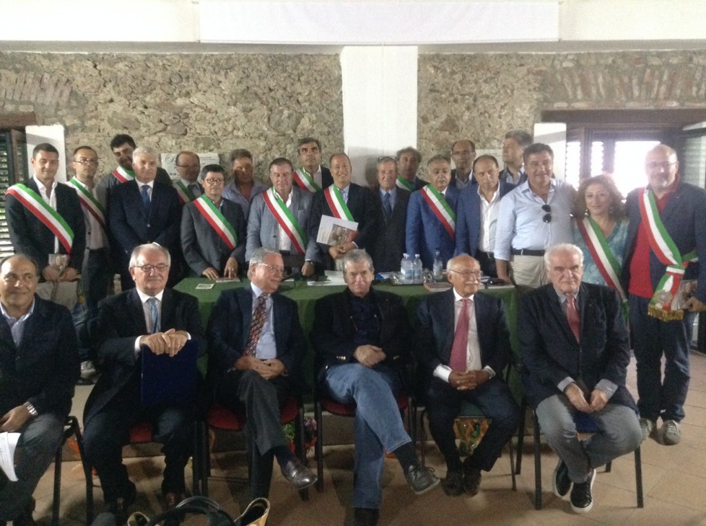 I premiati assieme ai sindaci presenti