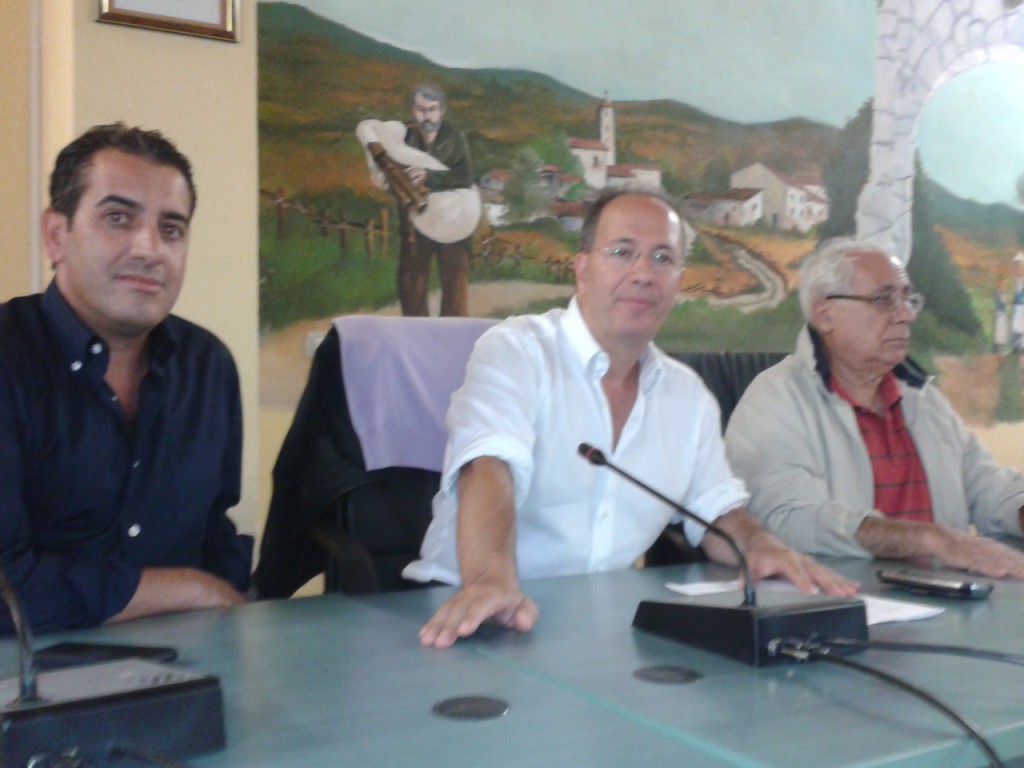 Da sx: Rotiroti, Pitaro e Martelli durante la conferenza stampa