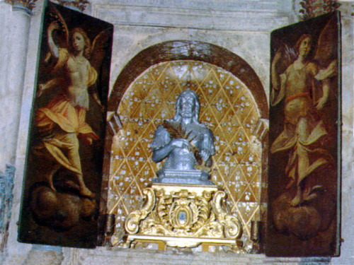 La statua di sant'Agazio custodita e venerata nella basilica cattedrale di Squillace